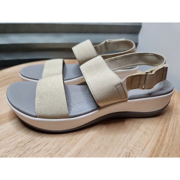 Clarks Arla Jacory Sandals Women's size 10 Wide Soft Gold - Picture 3 of 9